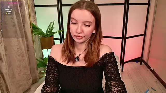 Layla Bloom online show from 02-26-26, 05:45