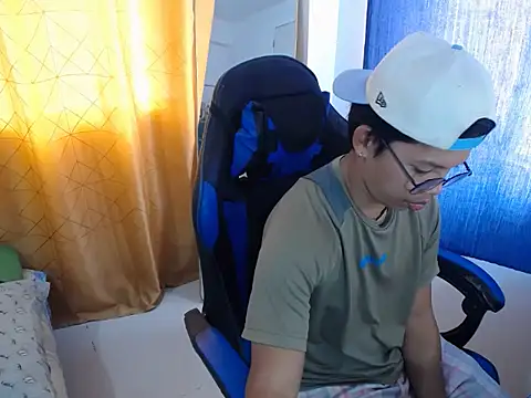holly oreo online show from 06-30-26, 02:12
