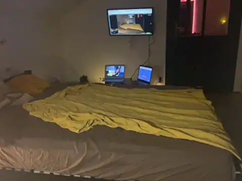 FFistPig69 online show from 04-14-26, 03:56