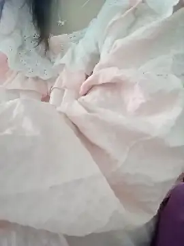 Snapshot of -Hyna- chatting on 02-18-26, 09:27 -Hyna- online show from 02-18-26, 09:27