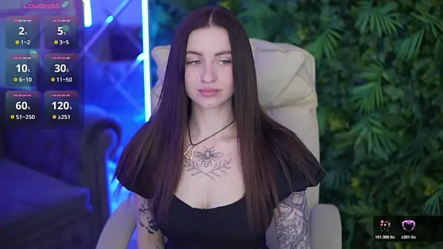 Snapshot of AlexaFleur chatting on 05-17-26, 07:10 AlexaFleur online show from 05-17-26, 07:10