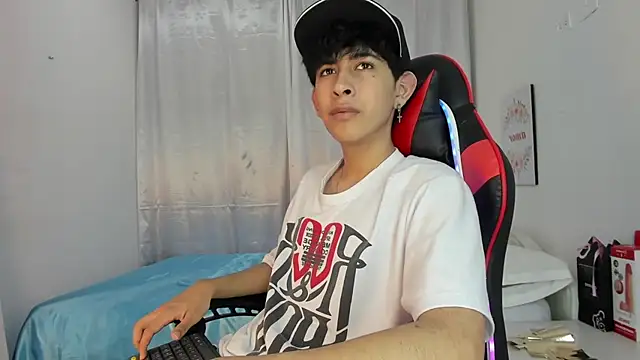 julian xx online show from 04-29-26, 07:09