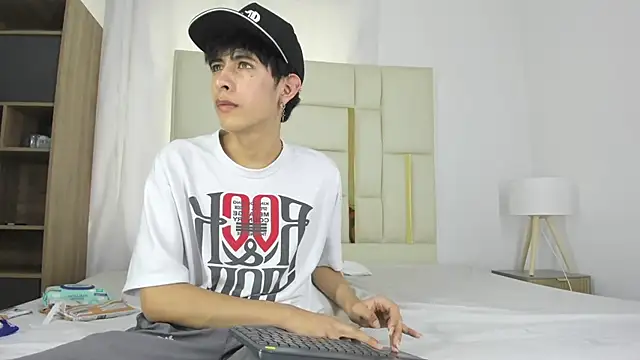 julian xx online show from 07-30-26, 09:25