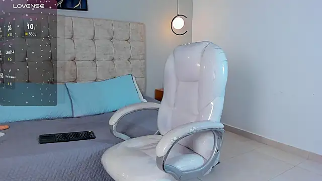 Snapshot of Mia_dolls18 chatting on 03-12-26, 08:15 Mia dolls18 online show from 03-12-26, 08:15