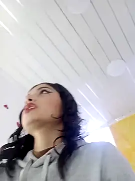 honeyluxe  online show from 02-17-26, 03:58