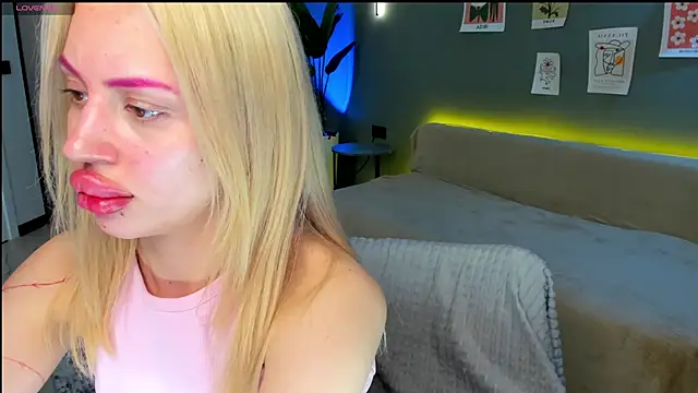 Snapshot of Luna_Beverly chatting on 03-05-26, 08:16 Luna Beverly online show from 03-05-26, 08:16