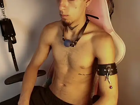 Snapshot of dark_rosse chatting on 02-08-26, 10:57 dark rosse online show from 02-08-26, 10:57