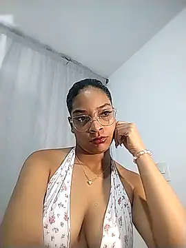 KATALINA SANTANA  online show from 04-25-26, 02:03