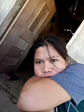 Snapshot of Hannah_4u chatting on 02-17-26, 04:42 Hannah 4u online show from 02-17-26, 04:42