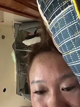 Snapshot of Liness101 chatting on 02-11-26, 04:56 Liness101 online show from 02-11-26, 04:56