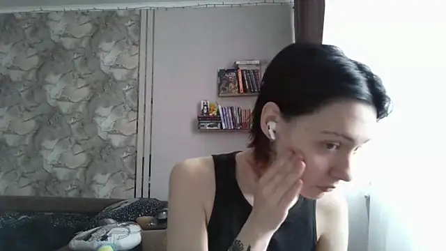 Snapshot of LxayBloom chatting on 02-10-26, 09:57 LxayBloom online show from 02-10-26, 09:57