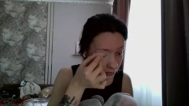 Snapshot of LxayBloom chatting on 02-24-26, 07:28 LxayBloom online show from 02-24-26, 07:28