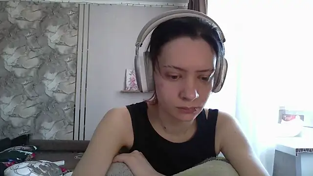Snapshot of LxayBloom chatting on 02-25-26, 06:34 LxayBloom online show from 02-25-26, 06:34