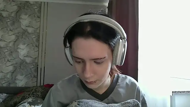 Snapshot of LxayBloom chatting on 02-27-26, 06:24 LxayBloom online show from 02-27-26, 06:24