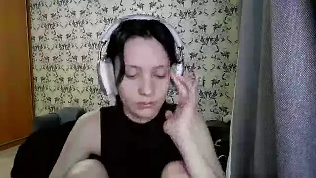 Snapshot of LxayBloom chatting on 03-04-26, 11:38 LxayBloom online show from 03-04-26, 11:38