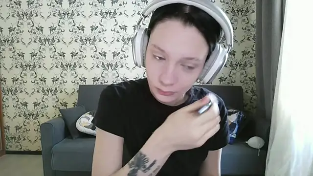 Snapshot of LxayBloom chatting on 03-06-26, 07:27 LxayBloom online show from 03-06-26, 07:27