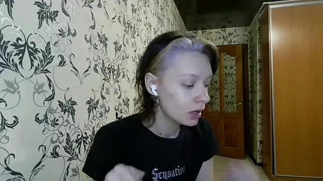 LxayBloom online show from 05-01-26, 01:21