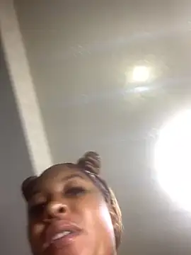 Snapshot of Creamy_bitchxxx chatting on 02-25-26, 10:52 Creamy bitchxxx online show from 02-25-26, 10:52