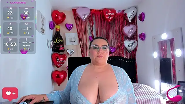 Snapshot of KarlaLannee chatting on 02-12-26, 03:45 KarlaLannee online show from 02-12-26, 03:45