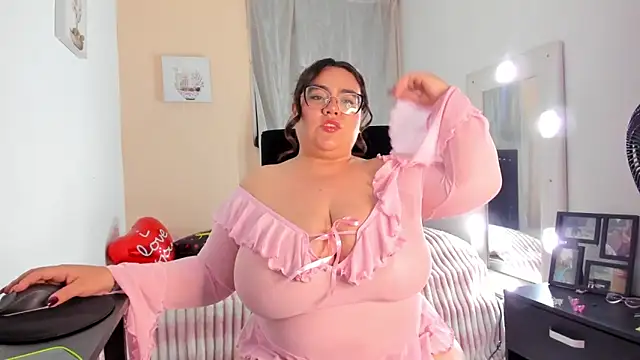 Snapshot of KarlaLannee chatting on 03-11-26, 04:18 KarlaLannee online show from 03-11-26, 04:18