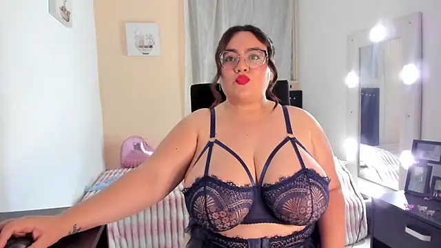 Snapshot of KarlaLannee chatting on 03-12-26, 04:18 KarlaLannee online show from 03-12-26, 04:18