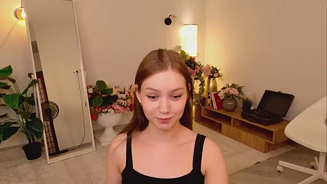 Snapshot of sheilaa_pink chatting on 03-10-26, 11:43 sheilaa pink online show from 03-10-26, 11:43