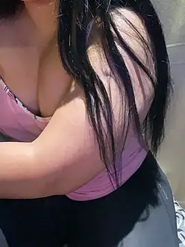 Snapshot of Lina_Velvet_ chatting on 03-22-26, 04:27 Lina Velvet online show from 03-22-26, 04:27