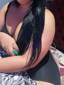 Snapshot of Lina_Velvet_ chatting on 04-16-26, 02:23 Lina Velvet online show from 04-16-26, 02:23