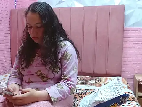 Snapshot of musaleva303av chatting on 01-06-26, 02:37 musaleva303av online show from 01-06-26, 02:37