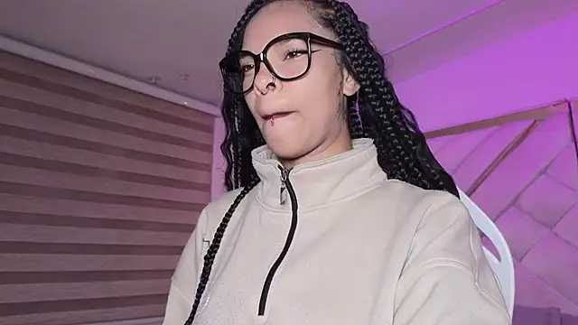 Snapshot of mia_gatesvg chatting on 02-22-26, 03:18 mia gatesvg online show from 02-22-26, 03:18