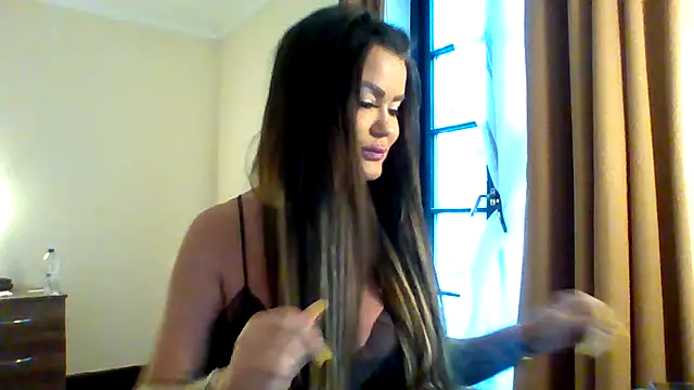 Snapshot of ScottishIvy chatting on 01-15-26, 12:43 ScottishIvy online show from 01-15-26, 12:43