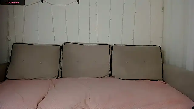 Snapshot of iceseeker2 chatting on 02-17-26, 09:10 iceseeker2 online show from 02-17-26, 09:10