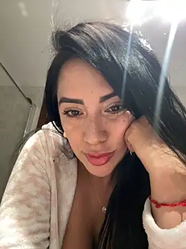 Snapshot of nataliia_queen_ chatting on 02-07-26, 02:04 nataliia queen online show from 02-07-26, 02:04