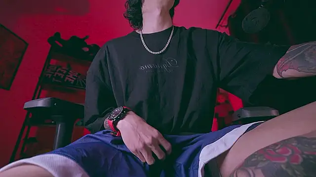 Snapshot of Olliver___y chatting on 02-28-26, 04:35 Olliver y online show from 02-28-26, 04:35