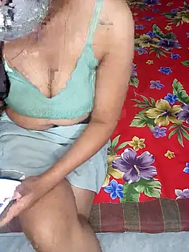 Snapshot of Tattoo_ chatting on 02-16-26, 04:25 Tattoo online show from 02-16-26, 04:25