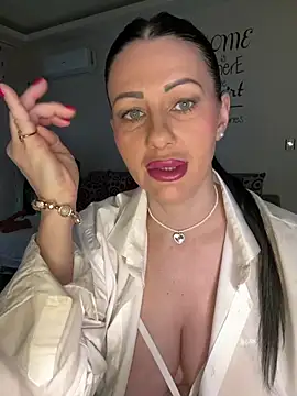 IRISWHITE17 online show from 04-29-26, 05:44