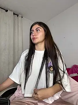 Snapshot of Stormi_th chatting on 01-12-26, 04:18 Stormi th online show from 01-12-26, 04:18