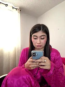 Snapshot of Stormi_th chatting on 01-12-26, 08:03 Stormi th online show from 01-12-26, 08:03