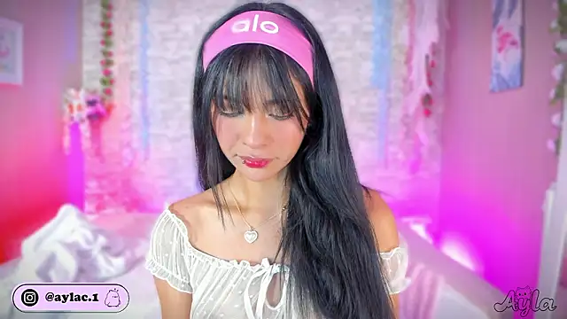 ayla lux online show from 03-24-26, 04:50