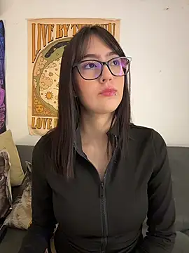 HinaSweet online show from 06-12-26, 01:04