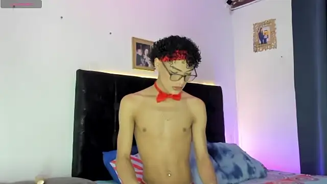 HotboyLyan online show from 05-04-26, 10:11