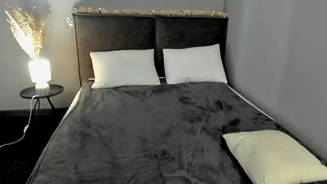 Snapshot of SkinyJoys chatting on 02-03-26, 06:40 SkinyJoys online show from 02-03-26, 06:40