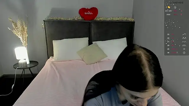 Snapshot of SkinyJoys chatting on 03-07-26, 01:57 SkinyJoys online show from 03-07-26, 01:57