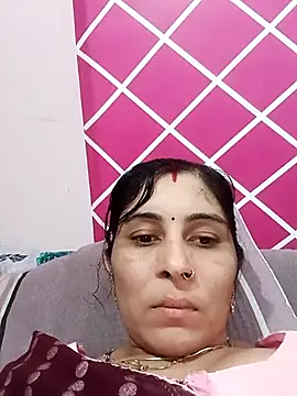 Hot ree85 online show from 03-01-26, 07:21