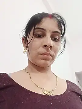 Snapshot of Hot_ree85 chatting on 05-23-26, 01:48 Hot ree85 online show from 05-23-26, 01:48