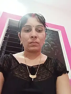 Snapshot of Hot_ree85 chatting on 05-24-26, 07:57 Hot ree85 online show from 05-24-26, 07:57