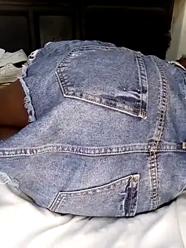 Snapshot of lebogangkat chatting on 02-25-26, 02:27 lebogangkat online show from 02-25-26, 02:27