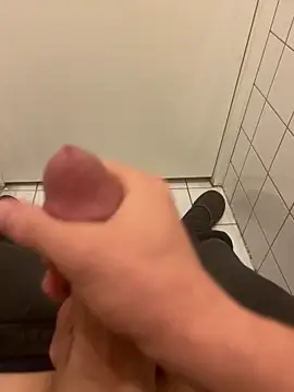 Snapshot of Majestik1 chatting on 02-05-26, 08:13 Majestik1 online show from 02-05-26, 08:13