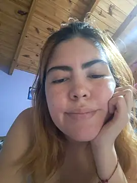 Snapshot of mililena1 chatting on 03-06-26, 07:10 mililena1 online show from 03-06-26, 07:10