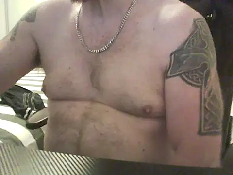 Snapshot of loudandproud chatting on 02-18-26, 11:11 loudandproud online show from 02-18-26, 11:11